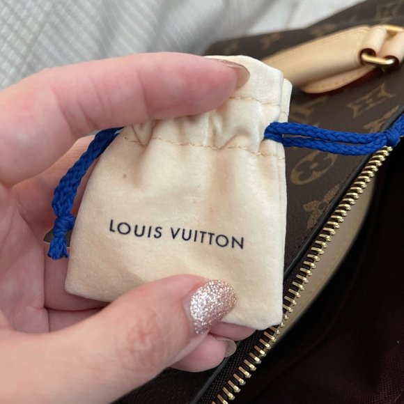 Louis Vuitton Rivoli MM Monogram New Sold Out - Picture 4 of 11